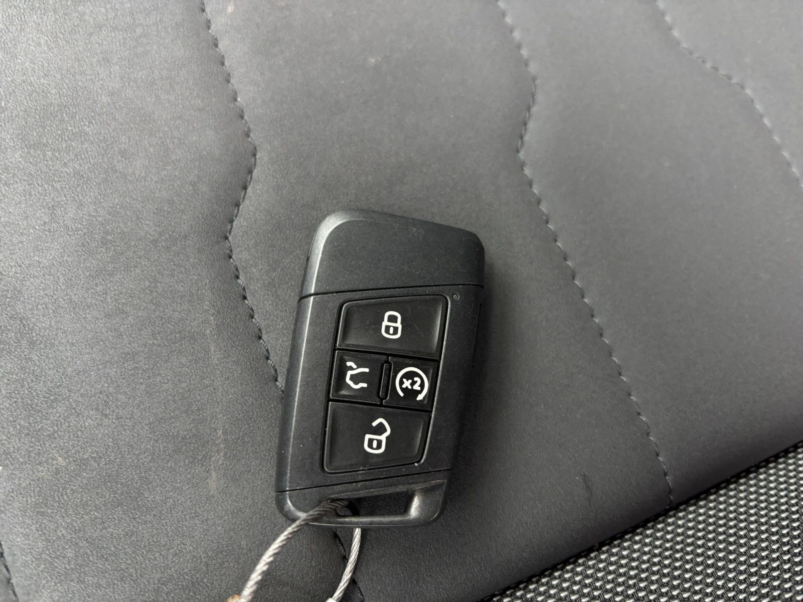 Used 2025 Volkswagen Taos SE AWD/4WD image 22