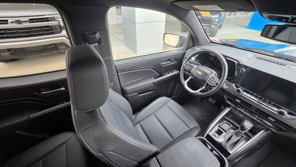 Used 2024 Chevrolet Colorado LT w/ LT Convenience Package III RWD image 18