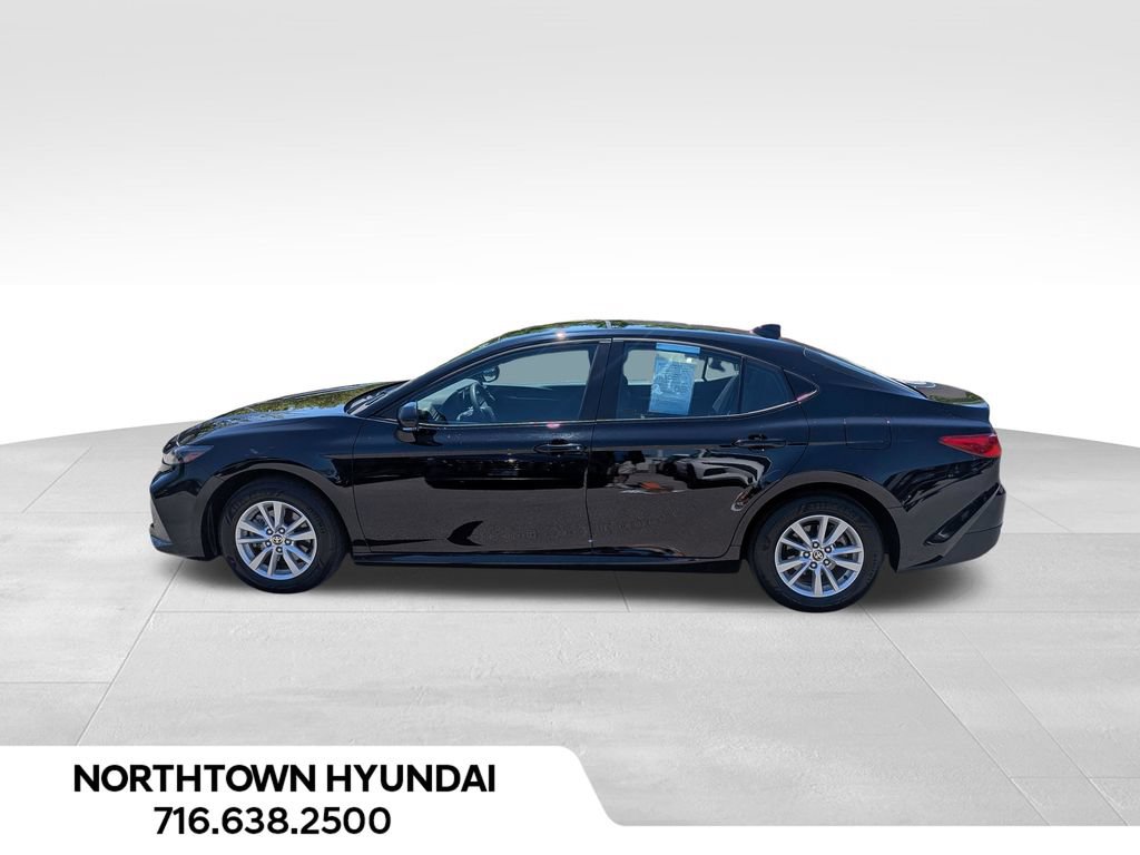 Used 2025 Toyota Camry LE AWD/4WD image 2