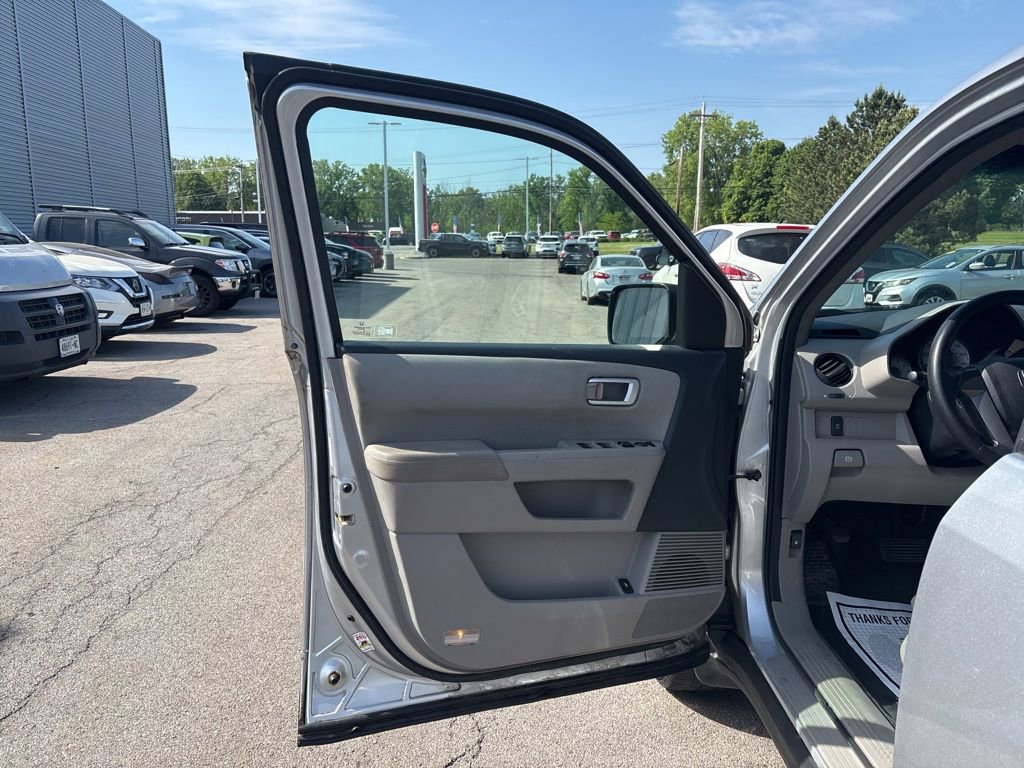 Used 2011 Honda Pilot LX image 16