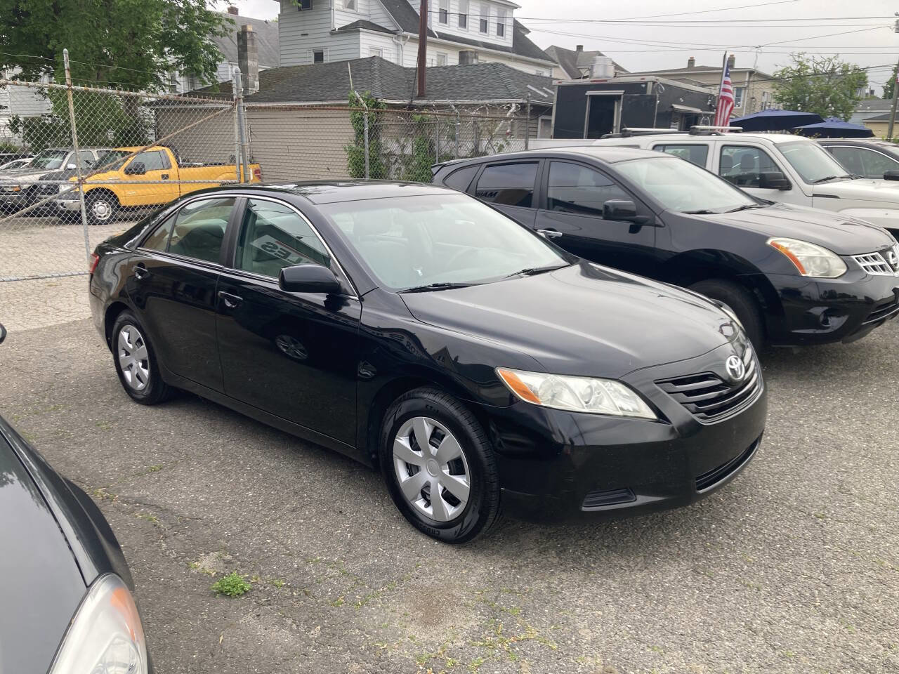 Used 2009 Toyota Camry LE image 2