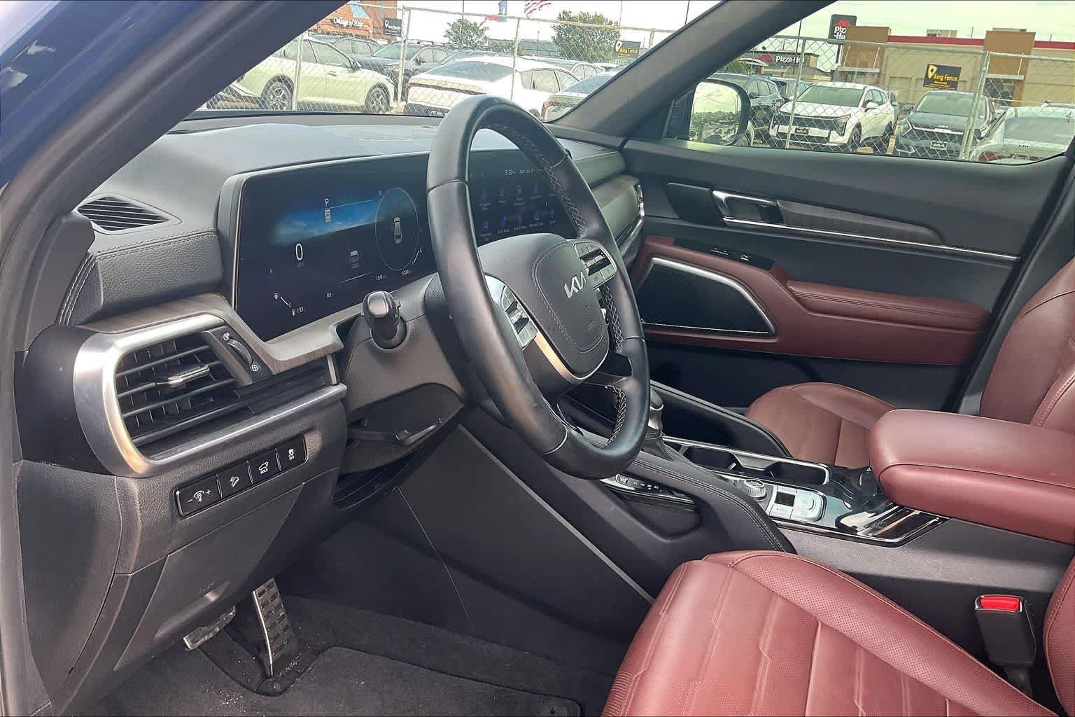 Certified 2024 Kia Telluride SX Prestige AWD/4WD image 2