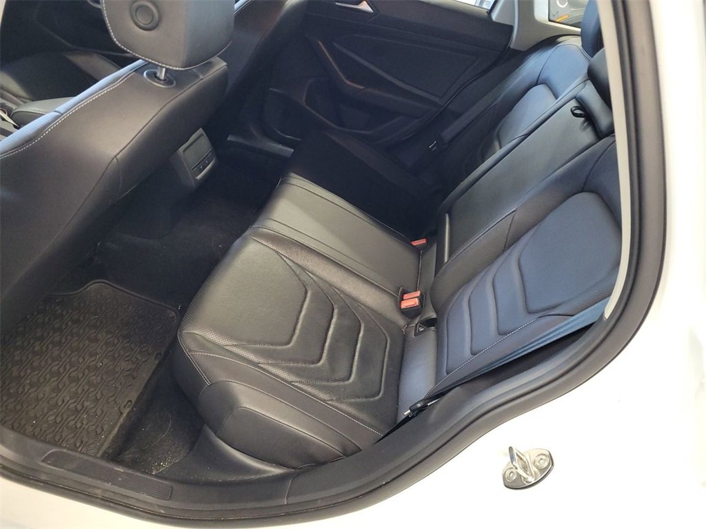 Used 2021 Volkswagen Jetta SEL Premium image 8