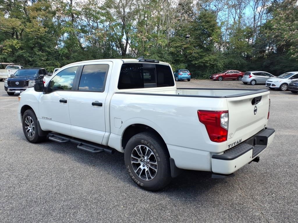 Used 2022 Nissan Titan SV w/ Accessory Utility Package image 5
