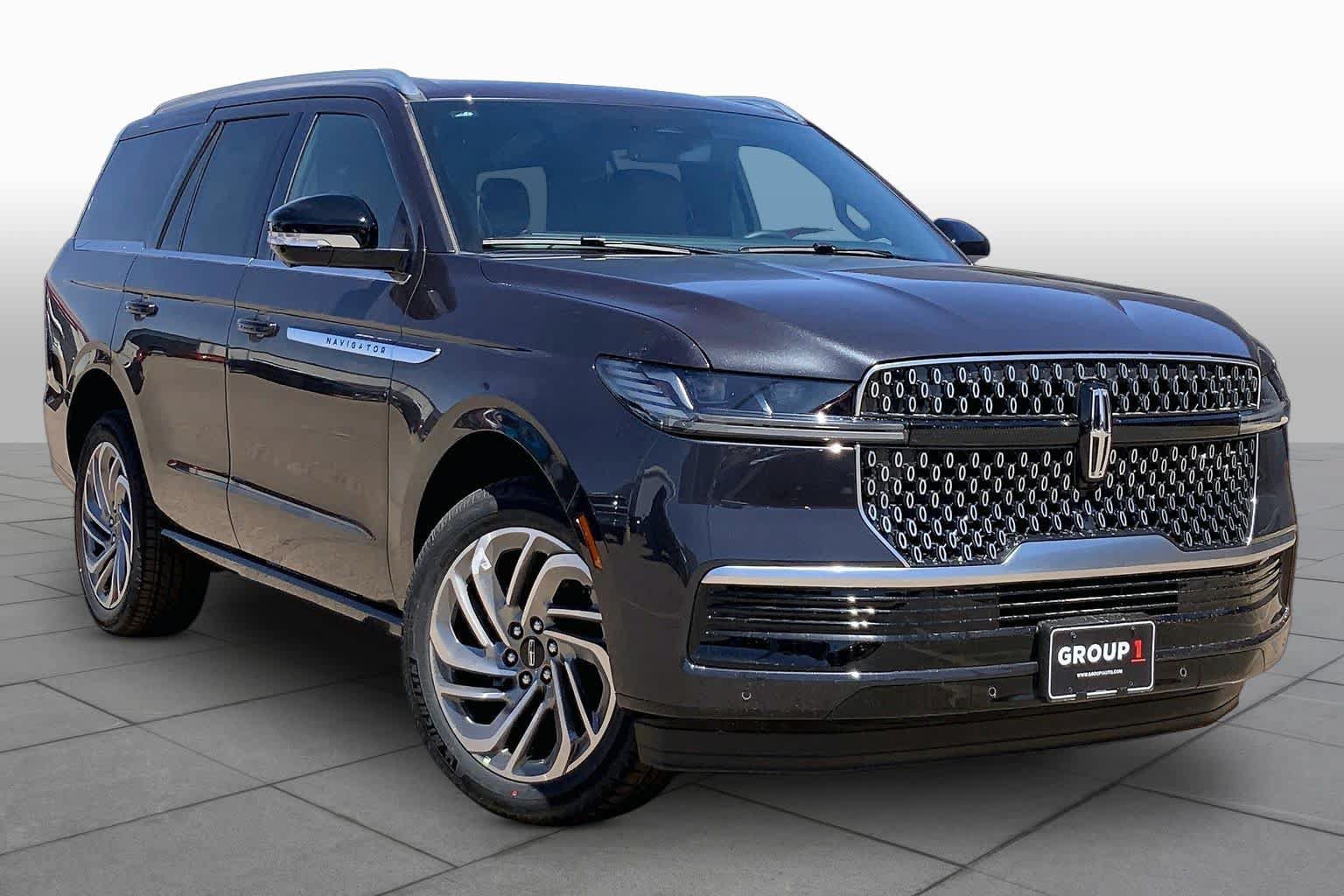 New 2026 Lincoln Navigator Reserve AWD/4WD image 2