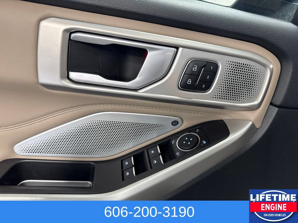 Used 2023 Ford Explorer Limited w/ Limited Technology Package AWD/4WD image 31