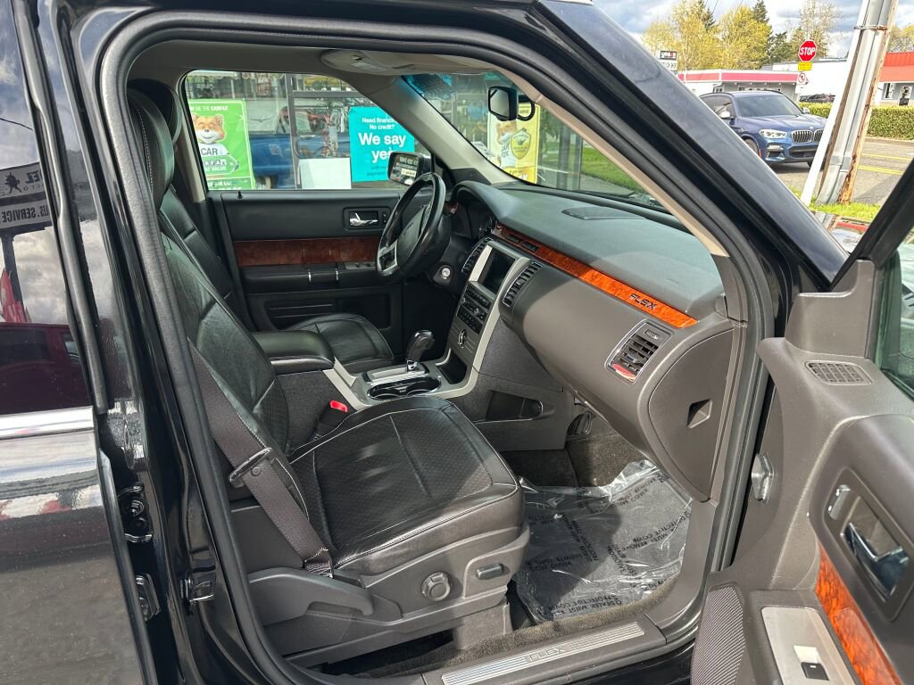 Used 2011 Ford Flex Limited w/ Rapid Spec Order Code AWD/4WD image 18