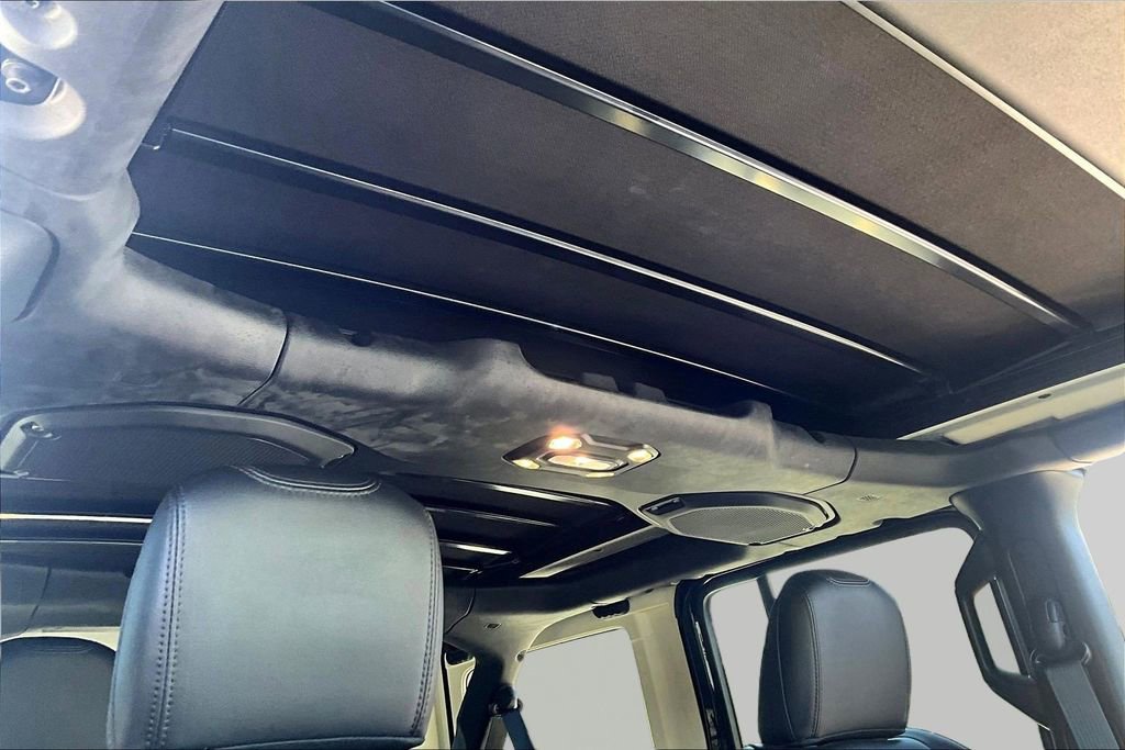 Used 2023 Jeep Wrangler Unlimited Sahara w/ Cold Weather Group image 26