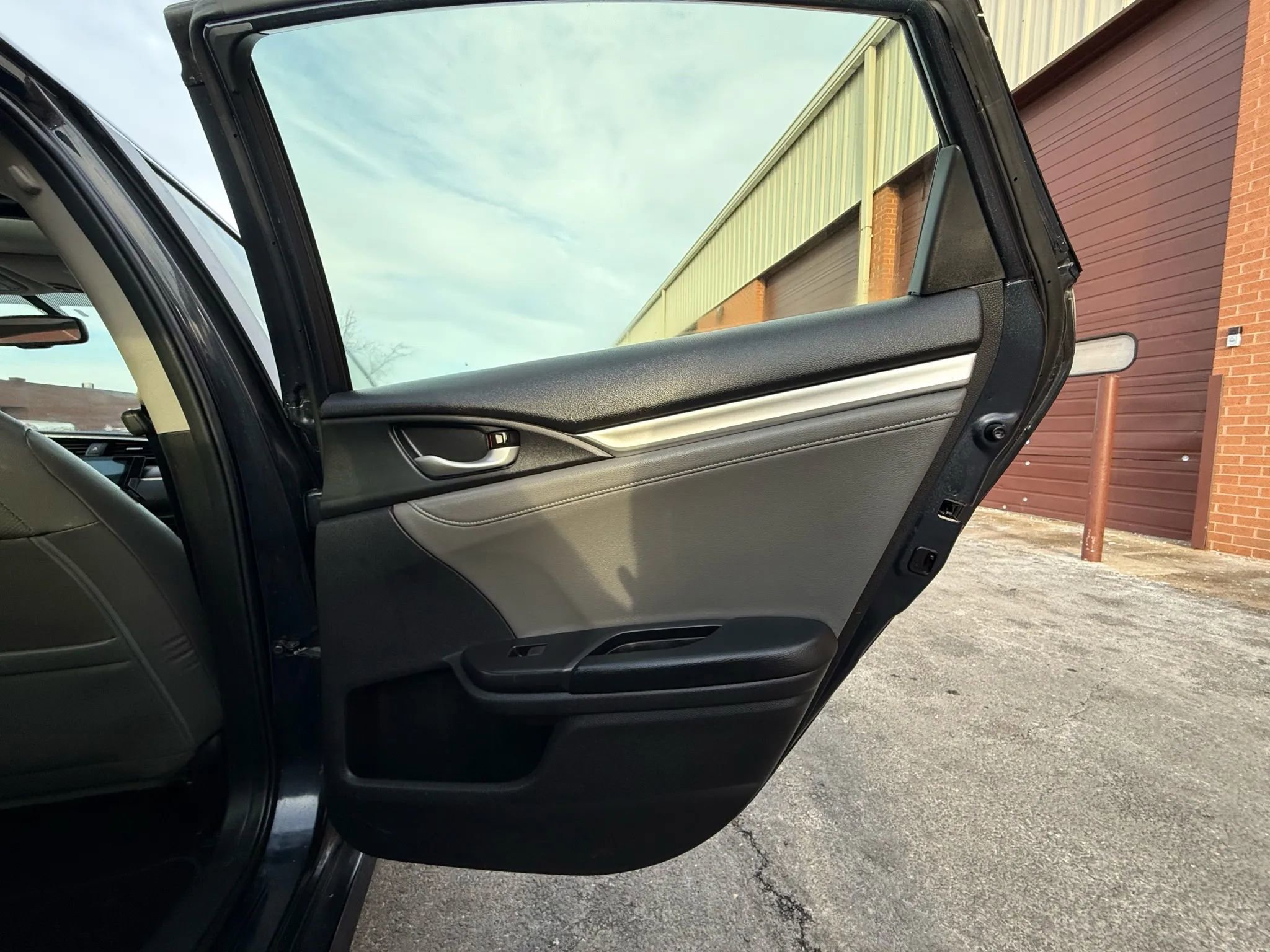 Used 2018 Honda Civic EX-L image 20