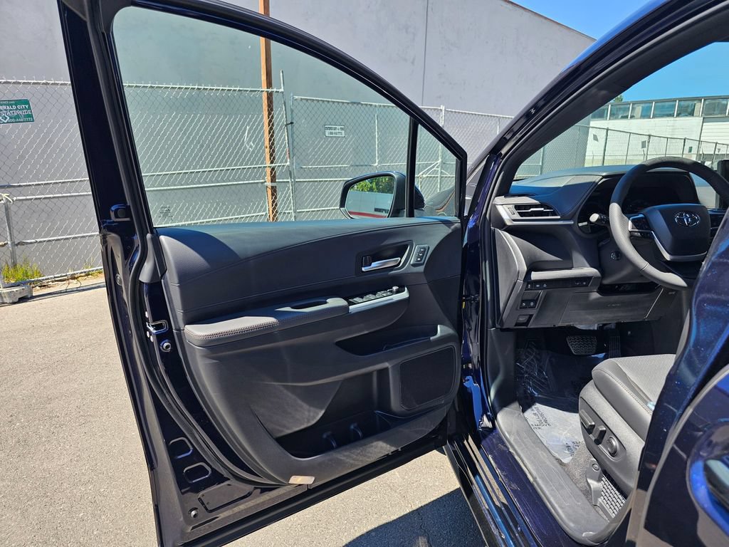 New 2026 Toyota Sienna Limited AWD/4WD image 18