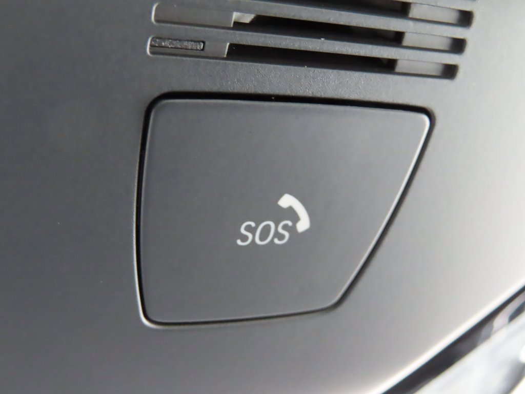 Used 2022 BMW 530e xDrive w/ Premium Package image 14