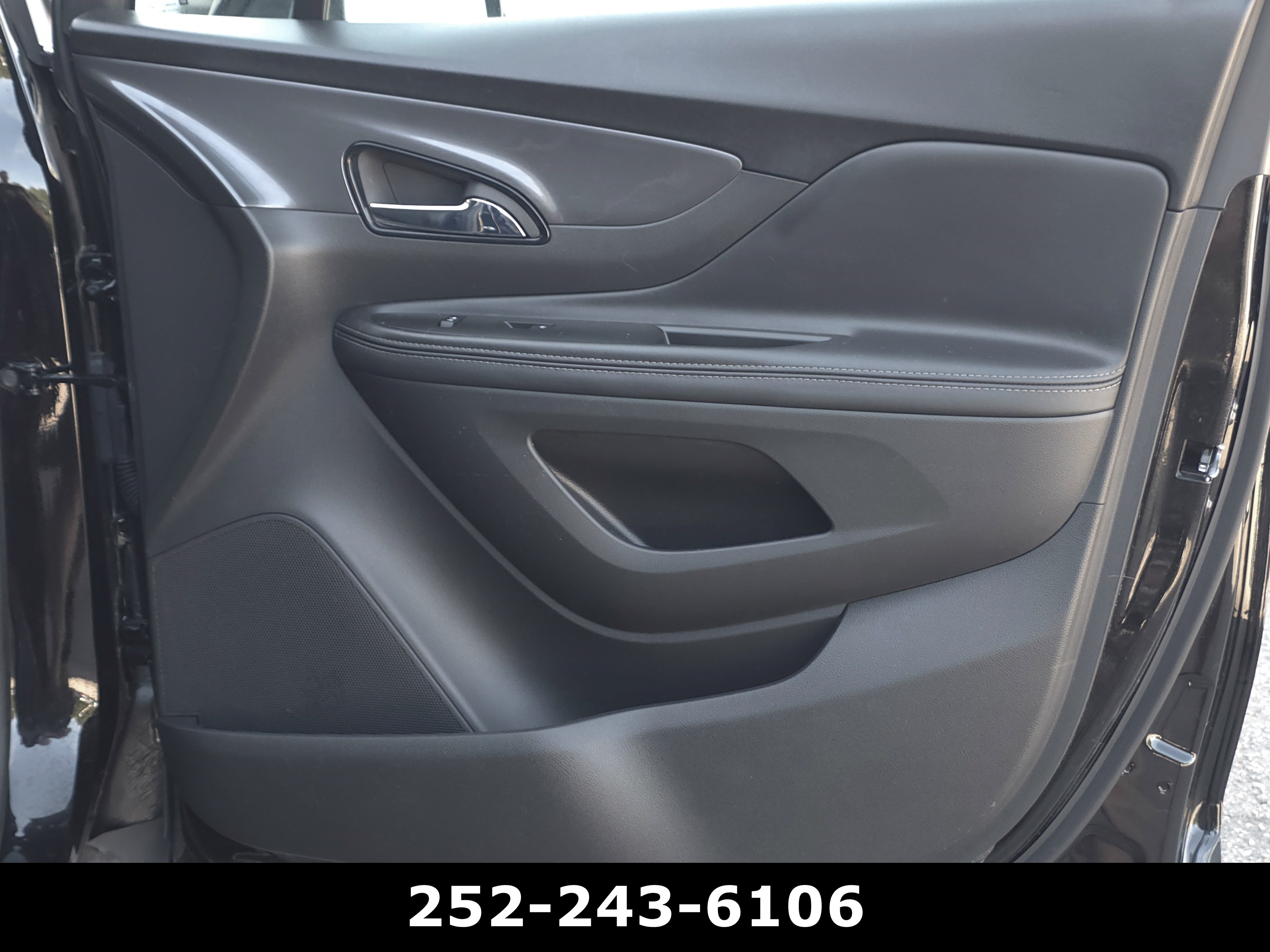 Used 2022 Buick Encore Preferred w/ Safety Package FWD image 39