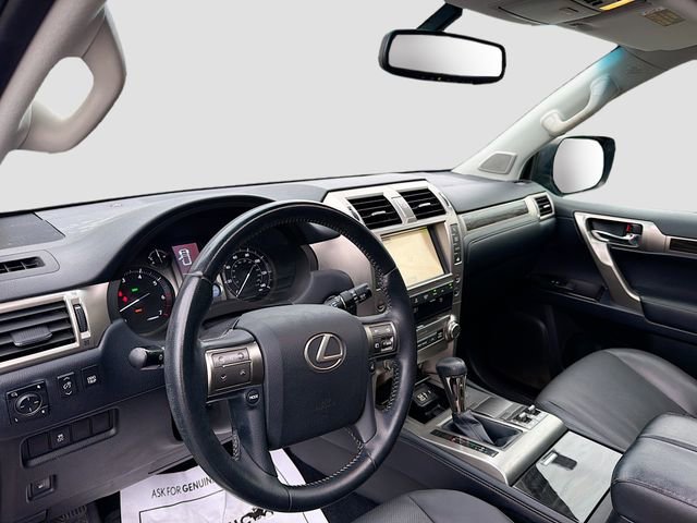 Used 2018 Lexus GX 460 w/ Navigation Package image 11