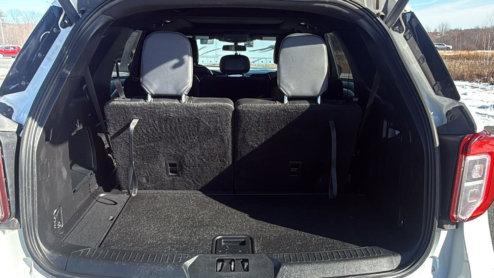 Used 2020 Ford Explorer XLT w/ Equipment Group 202A image 25