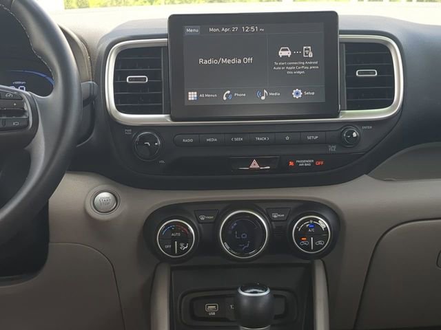 Used 2025 Hyundai Venue SEL FWD image 18