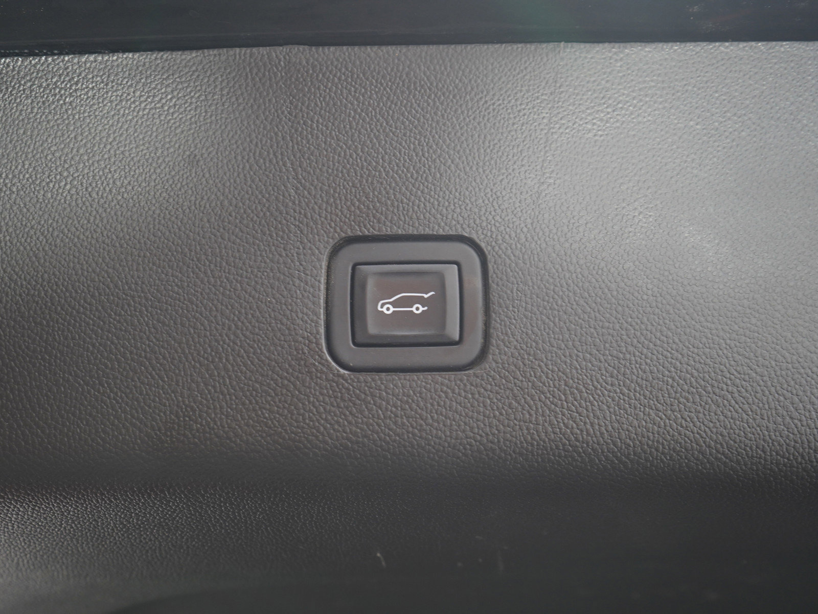 Used 2021 Chevrolet Traverse RS w/ LPO, Floor Liner Package AWD/4WD image 11