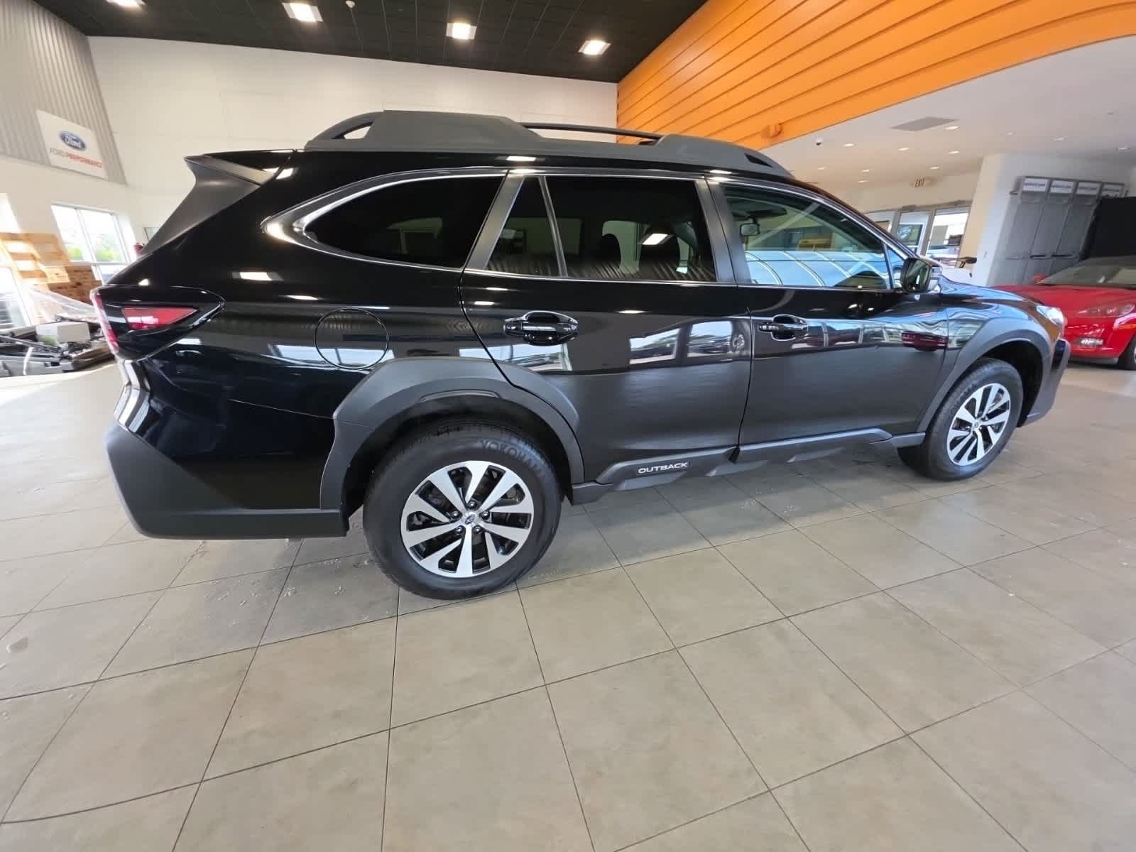 Used 2023 Subaru Outback Premium AWD/4WD image 5