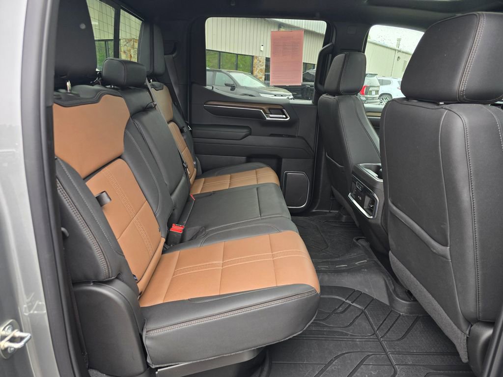 Certified 2024 Chevrolet Silverado 1500 High Country w/ High Country Premium Package AWD/4WD image 33