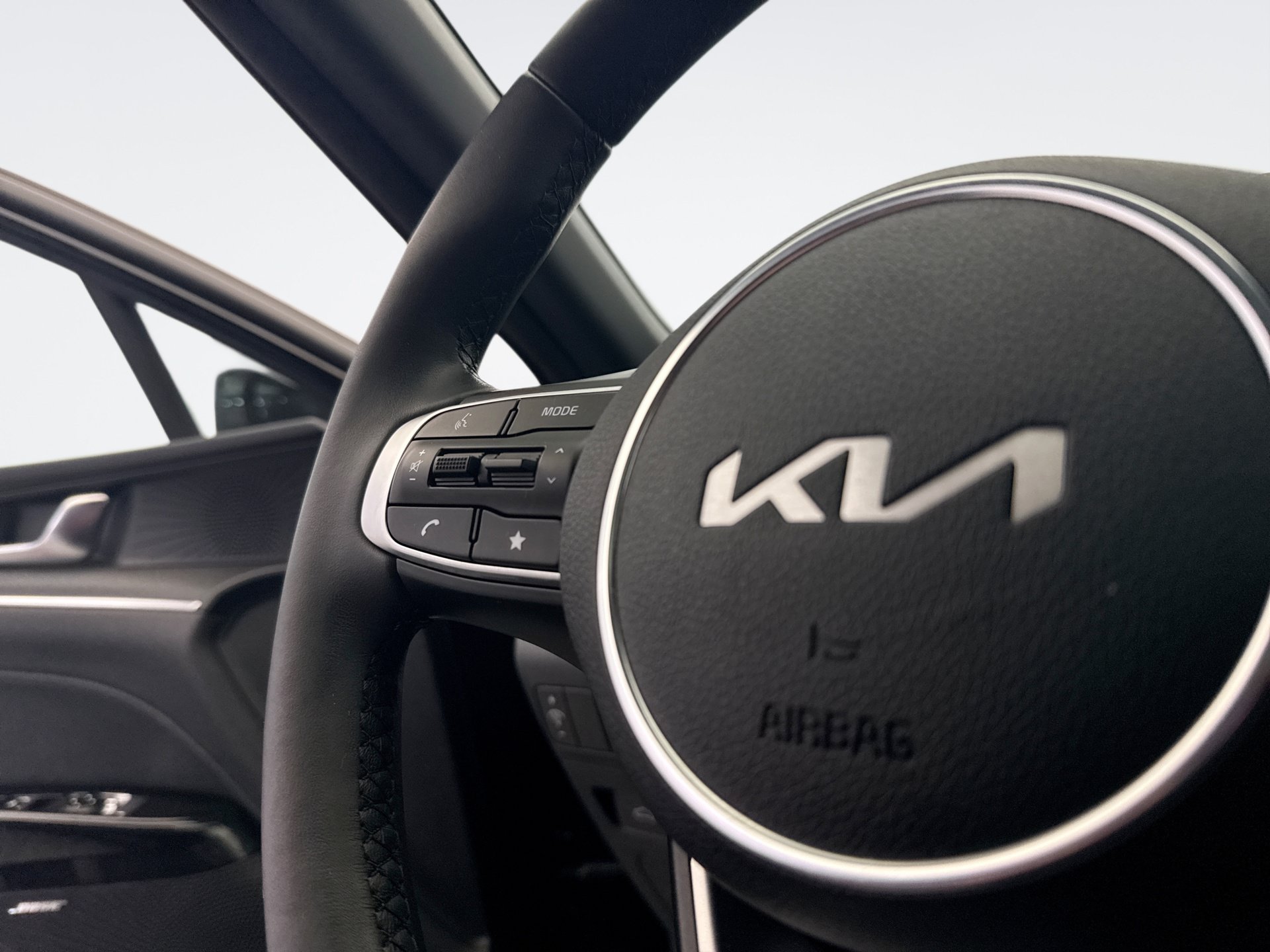 Used 2025 Kia K5 GT-Line w/ GT-Line Premium Package AWD/4WD image 17