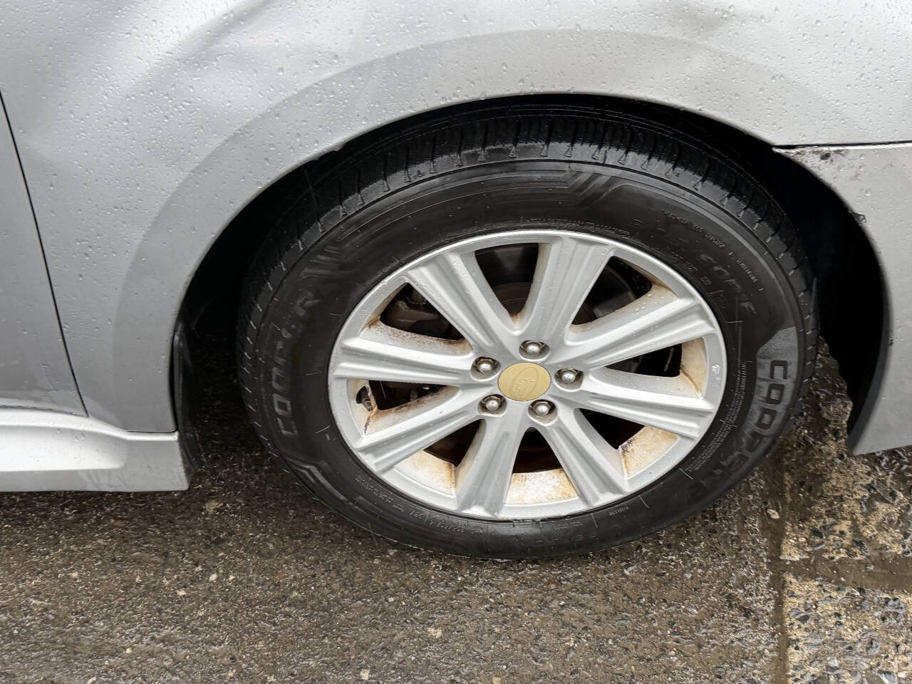Used 2011 Subaru Legacy 2.5i Premium w/ All-Weather Pkg AWD/4WD image 9