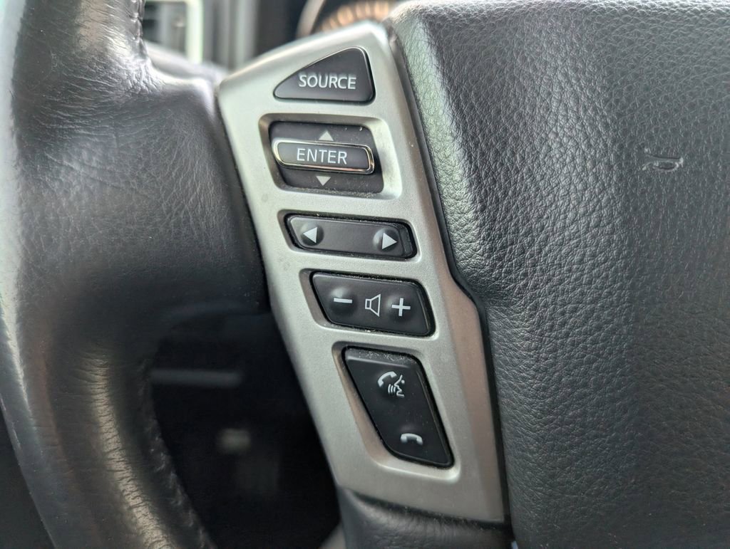 Used 2018 Nissan Titan SV w/ SV Convenience Package image 22