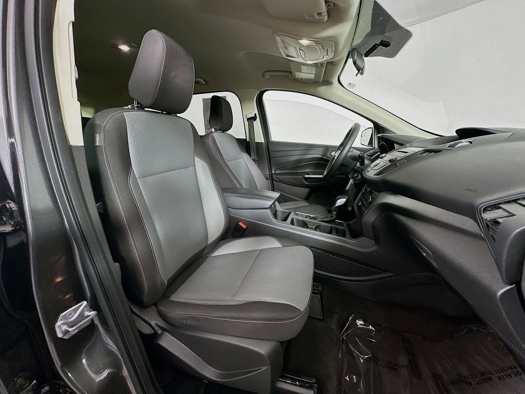 Used 2018 Ford Escape SE image 28