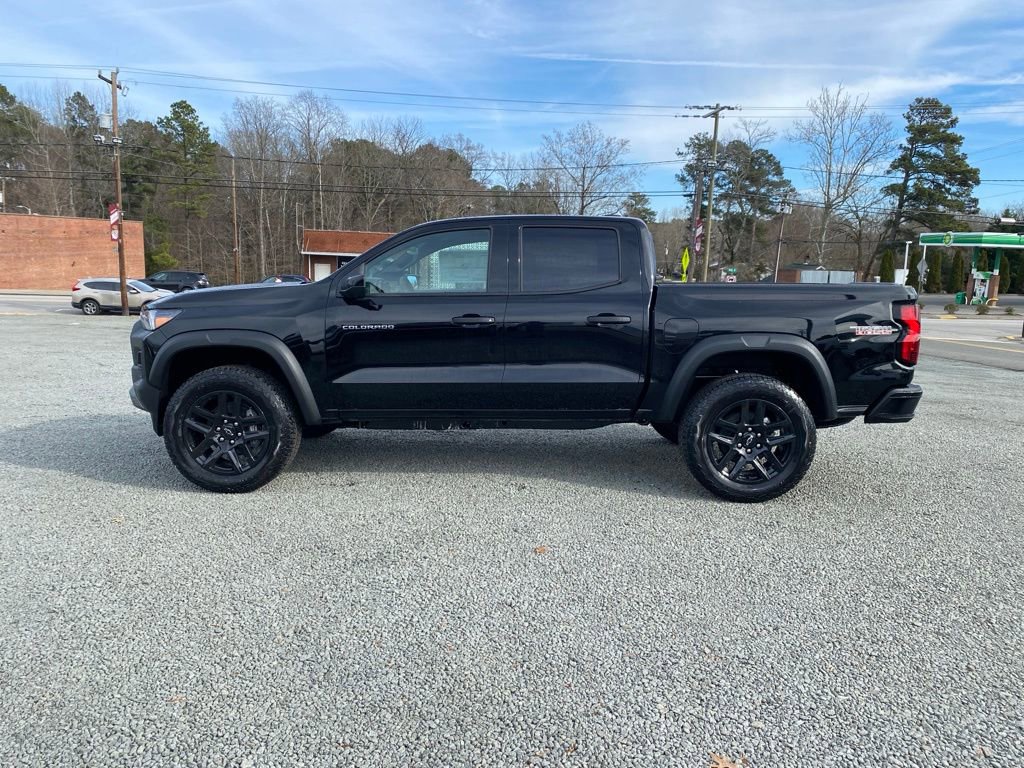 New 2025 Chevrolet Colorado Trail Boss w/ Midnight Edition AWD/4WD image 6