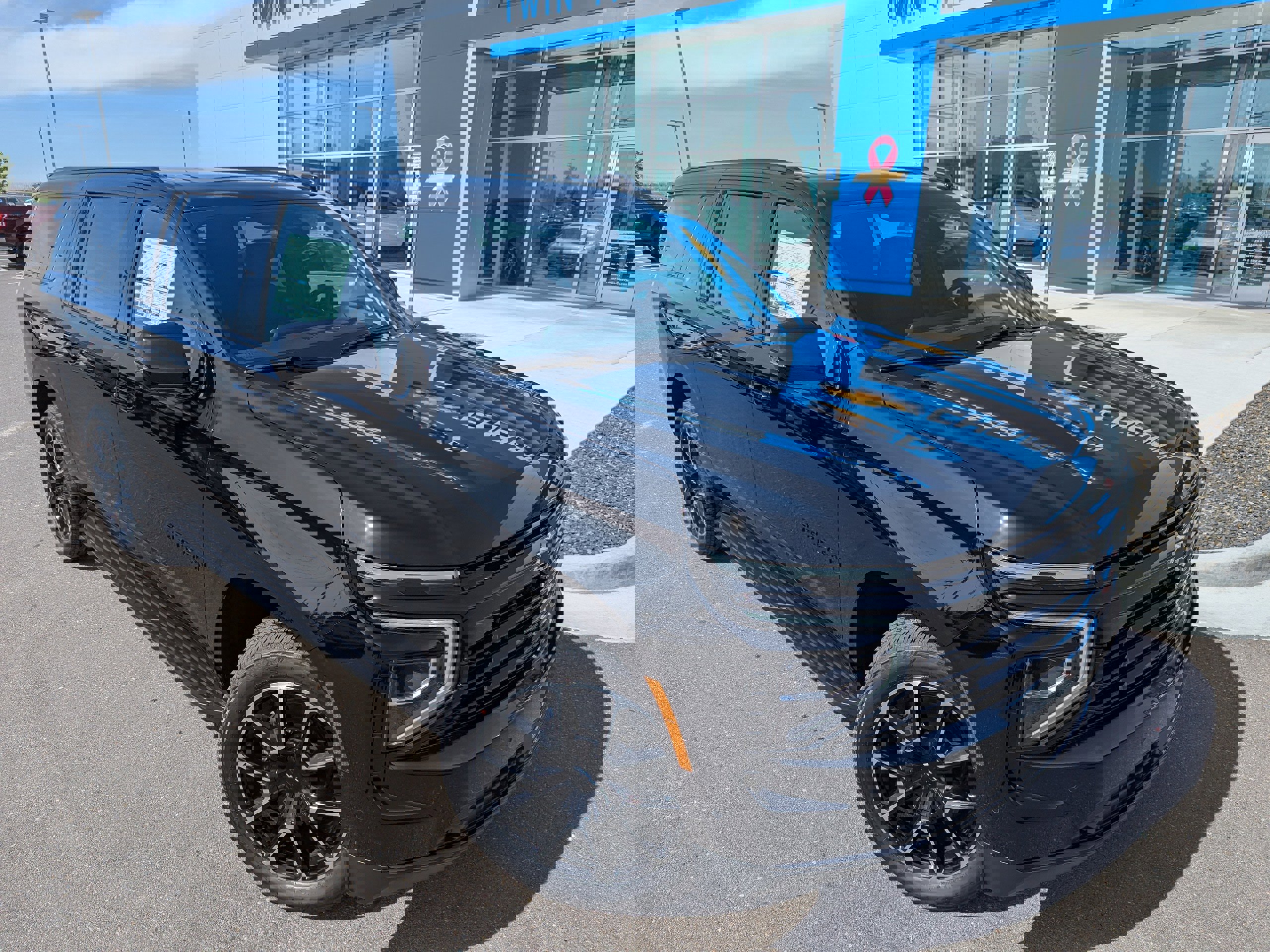 New 2026 Chevrolet Suburban RST image 2