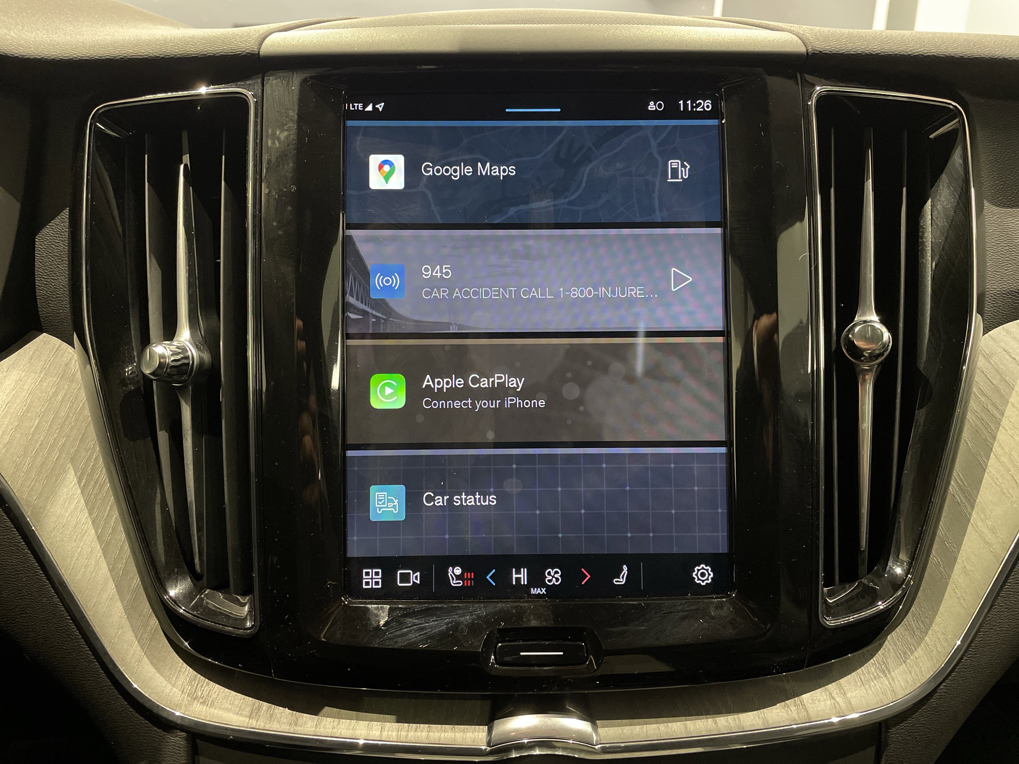 Used 2025 Volvo XC60 B5 Plus image 24