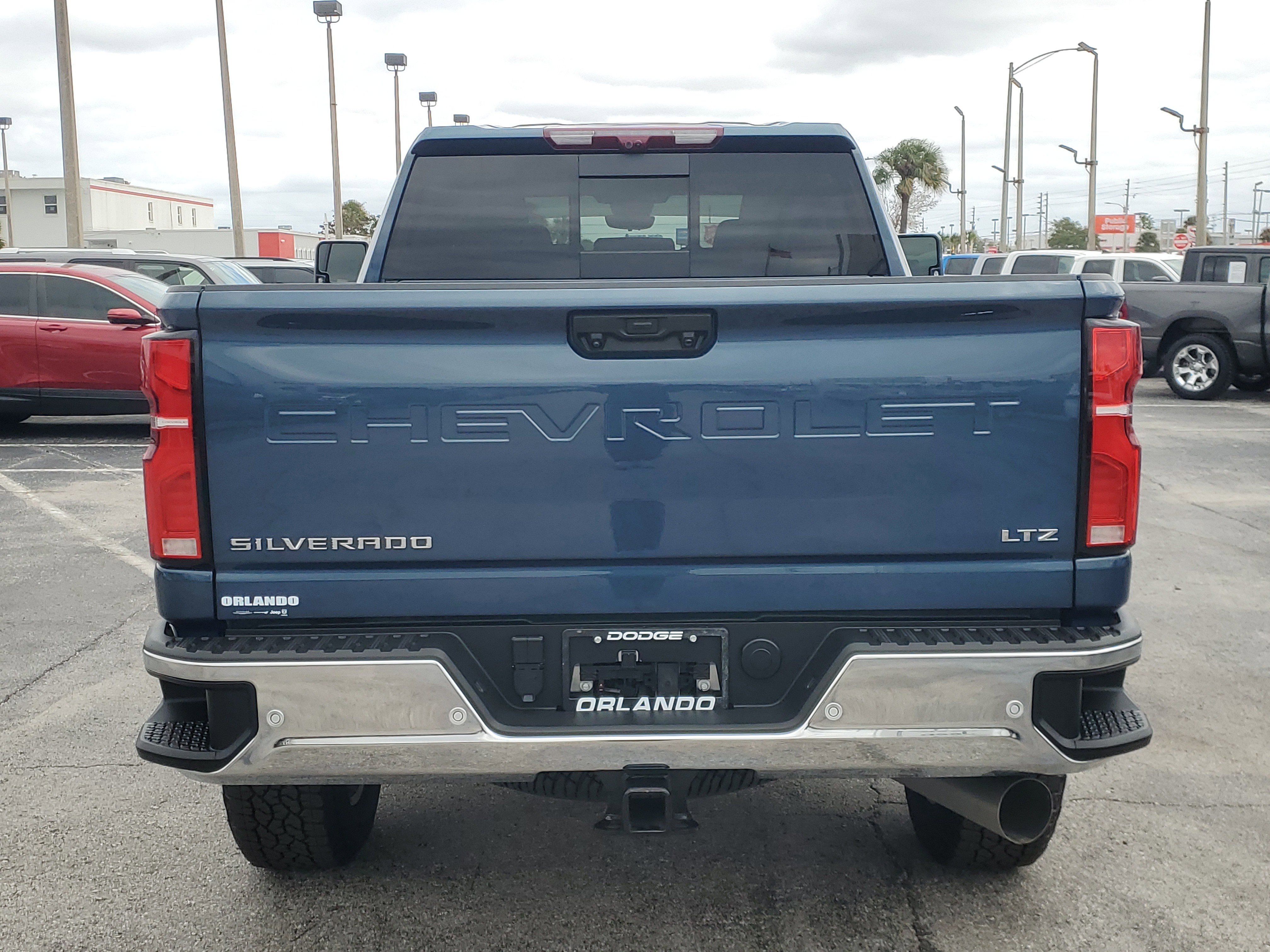 Used 2025 Chevrolet Silverado 2500 LTZ w/ LTZ Premium Package image 6