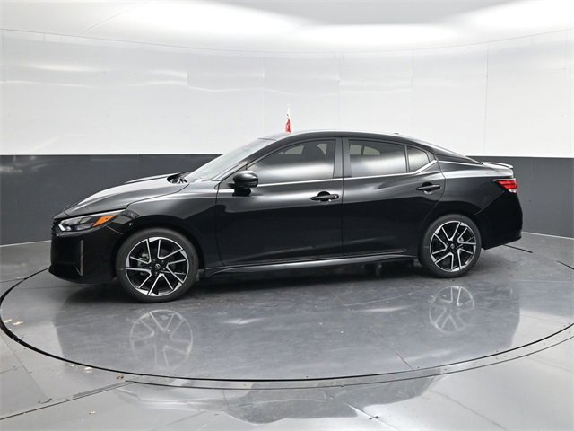 Used 2025 Nissan Sentra SR w/ SR Premium Package image 6