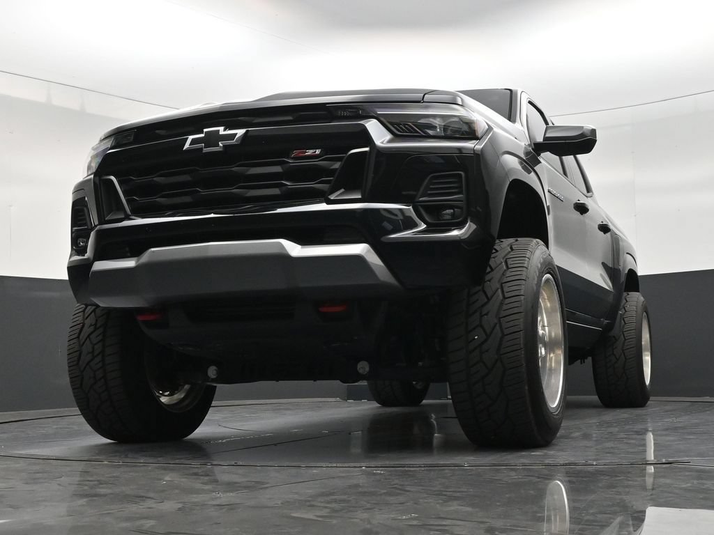 Used 2025 Chevrolet Colorado Z71 AWD/4WD image 27