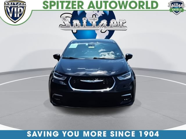 Used 2025 Chrysler Pacifica Select FWD image 3