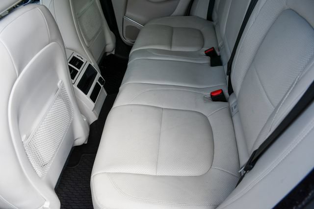 Used 2022 Jaguar F-PACE S AWD/4WD image 19