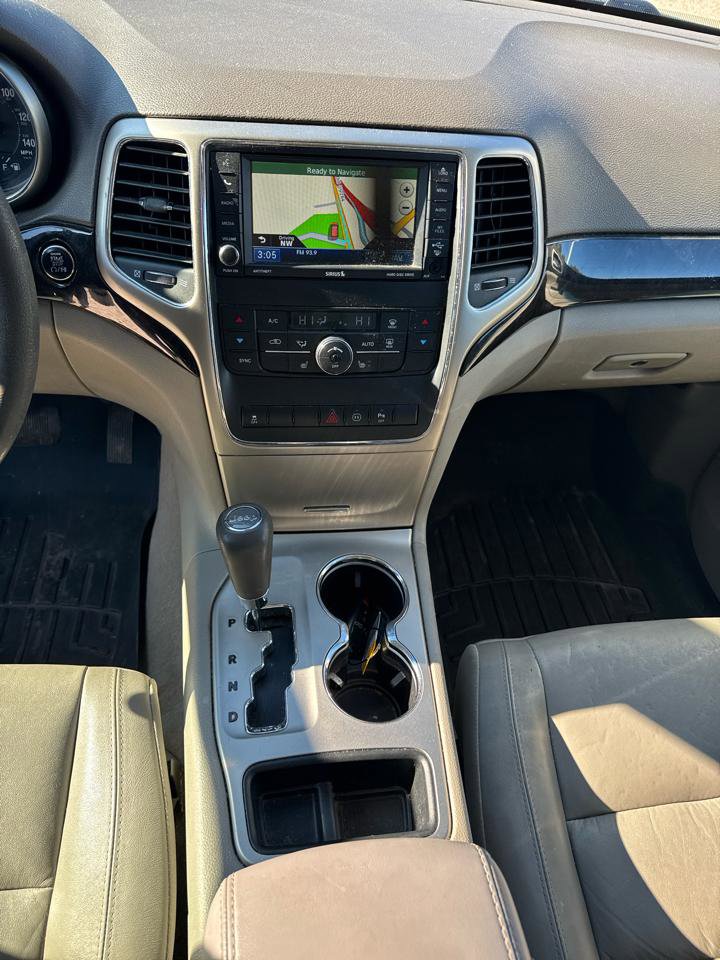 Used 2012 Jeep Grand Cherokee Laredo image 15