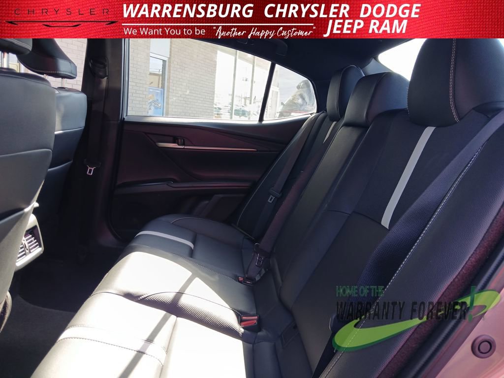 Used 2025 Toyota Camry SE image 13