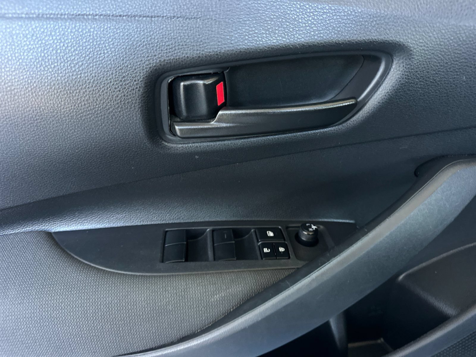 Used 2024 Toyota Corolla LE FWD image 10