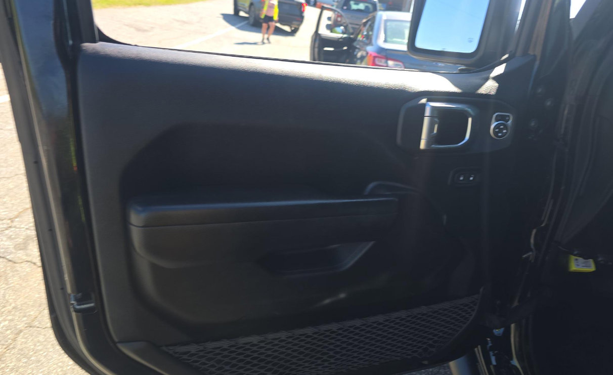 Used 2021 Jeep Wrangler Unlimited Sport image 11