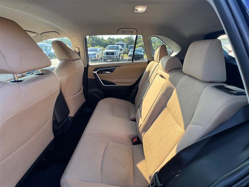 Used 2022 Toyota RAV4 XLE image 36
