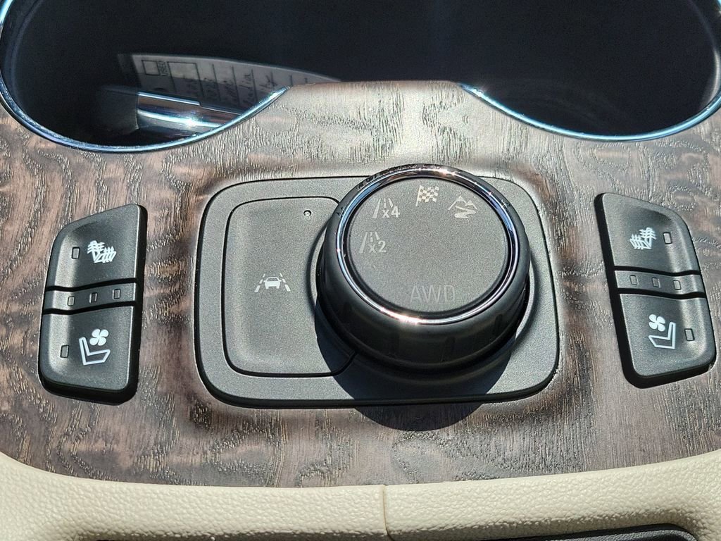 Certified 2023 GMC Acadia Denali AWD/4WD image 34