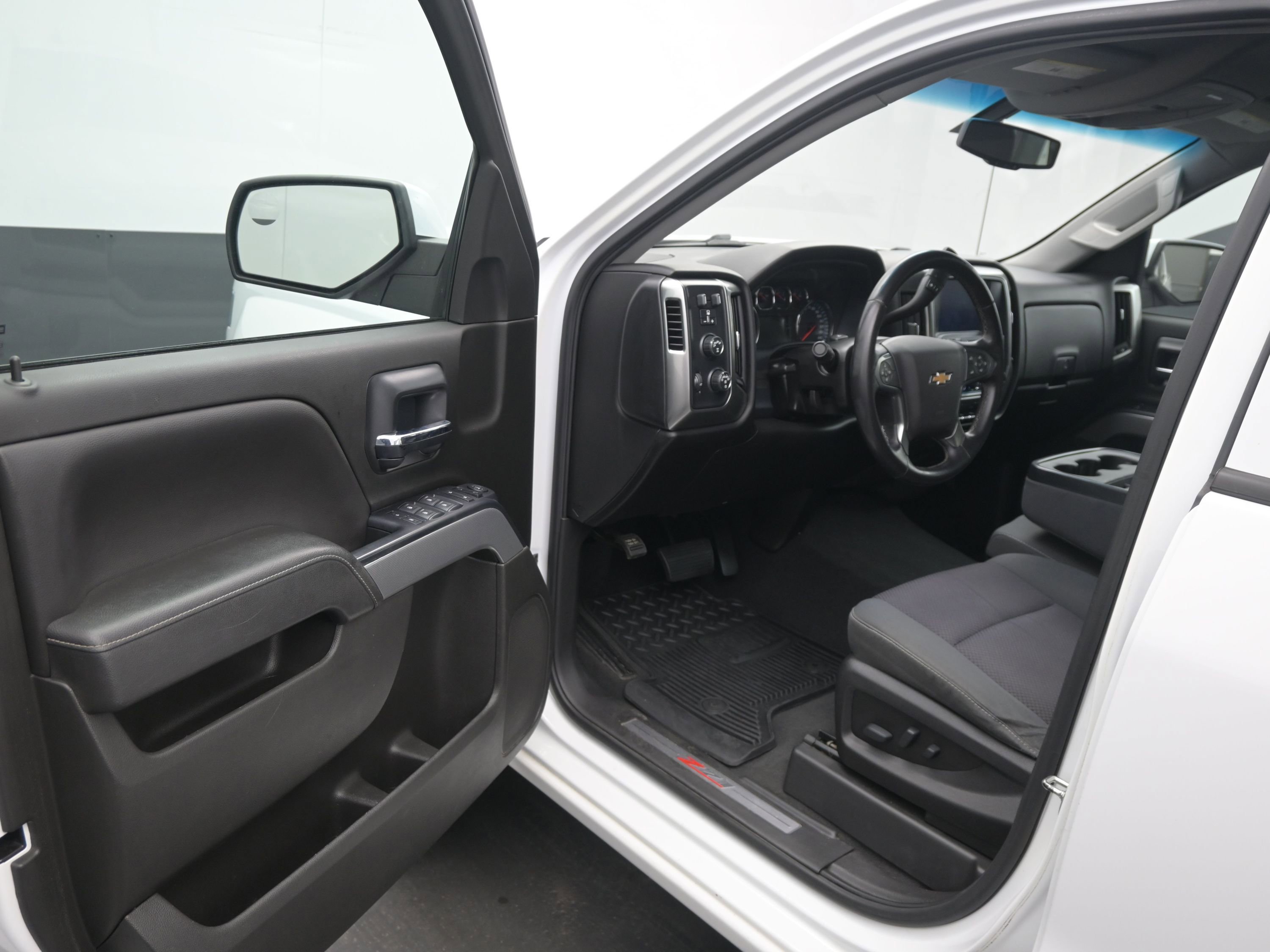 Used 2018 Chevrolet Silverado 1500 LT w/ Texas Edition image 18