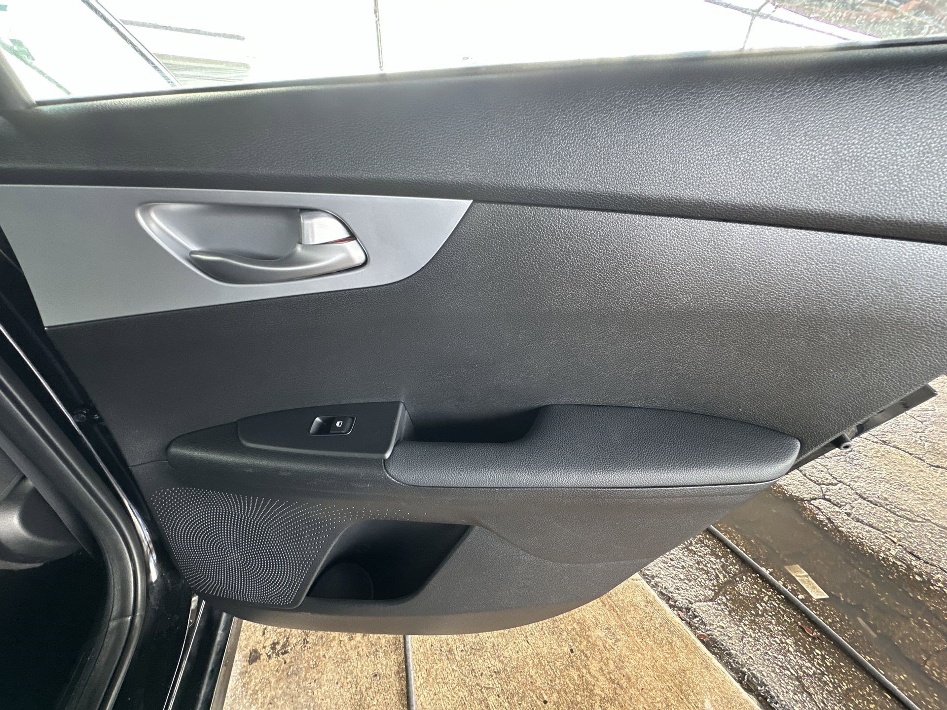 Certified 2023 Kia Forte LXS image 30