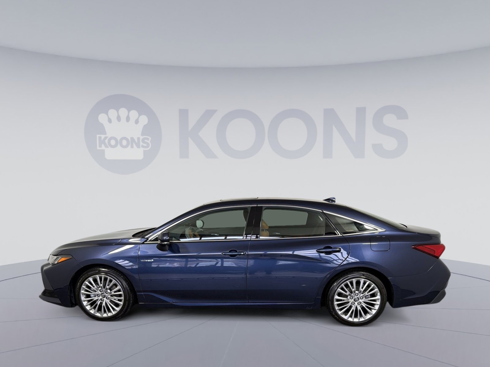 Used 2019 Toyota Avalon Limited w/ Advanced Safety Package image 2