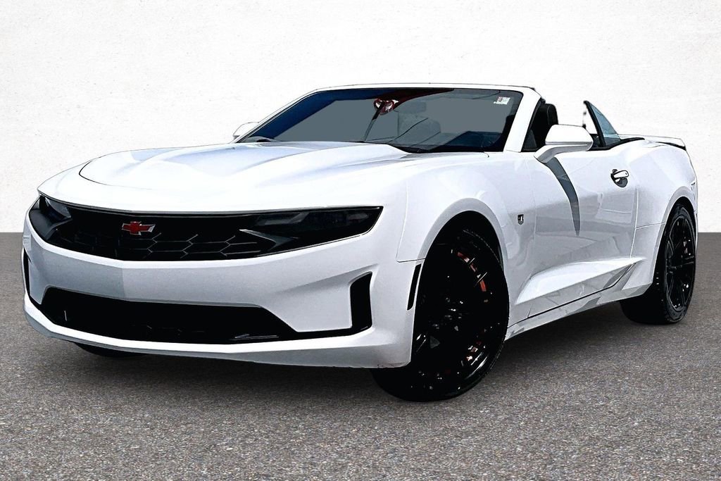Used 2019 Chevrolet Camaro LT RWD image 4