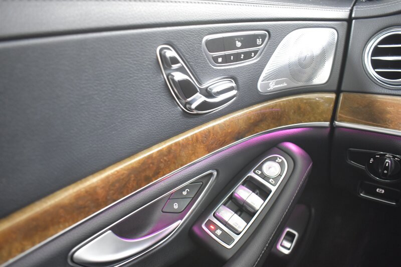 Used 2015 Mercedes-Benz S 550 4MATIC Sedan image 16