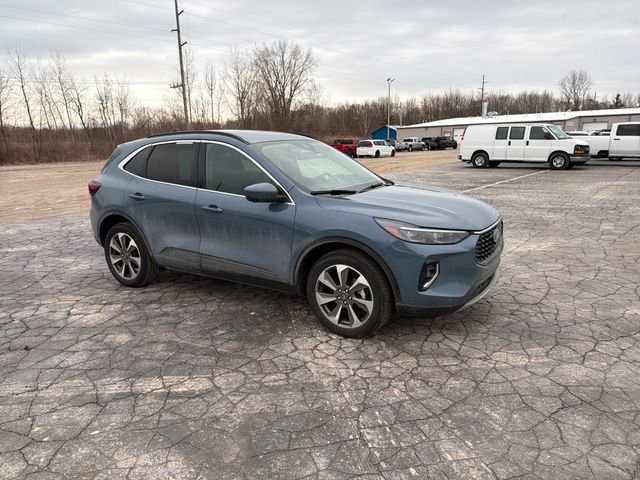 Used 2023 Ford Escape Platinum image 10