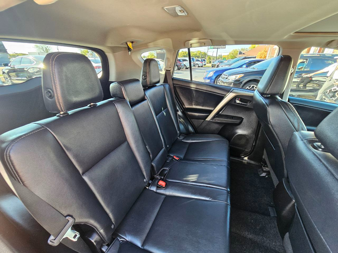 Used 2015 Toyota RAV4 Limited image 17