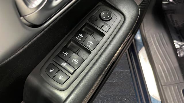 Used 2021 Chrysler Pacifica Touring-L w/ Premium & Safety Sphere Group AWD/4WD image 22