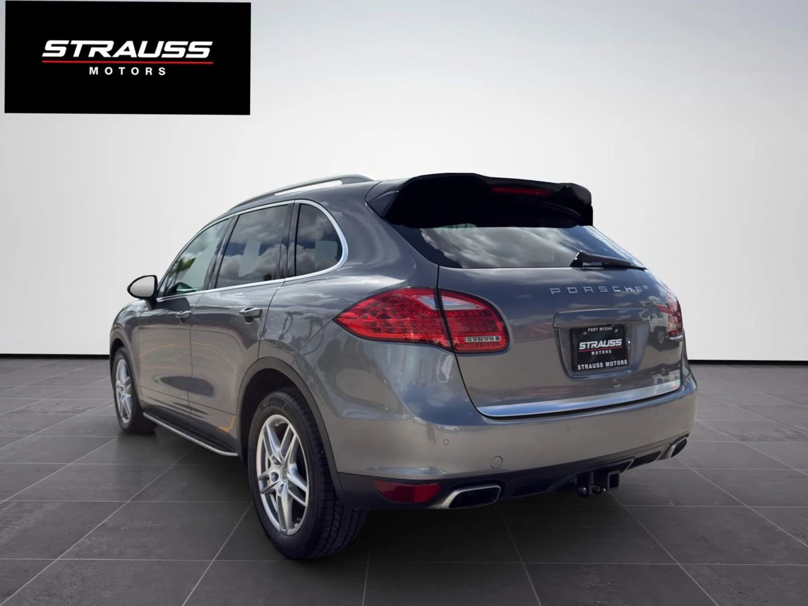 Used 2013 Porsche Cayenne Diesel AWD/4WD image 7