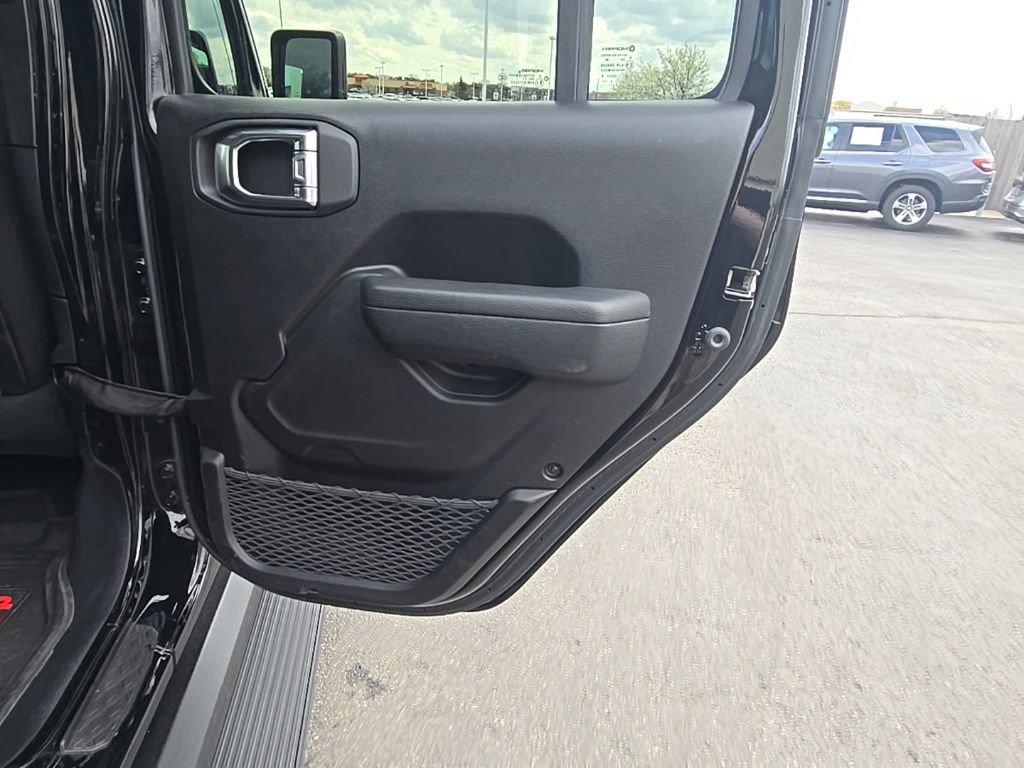Used 2023 Jeep Gladiator Sport AWD/4WD image 27